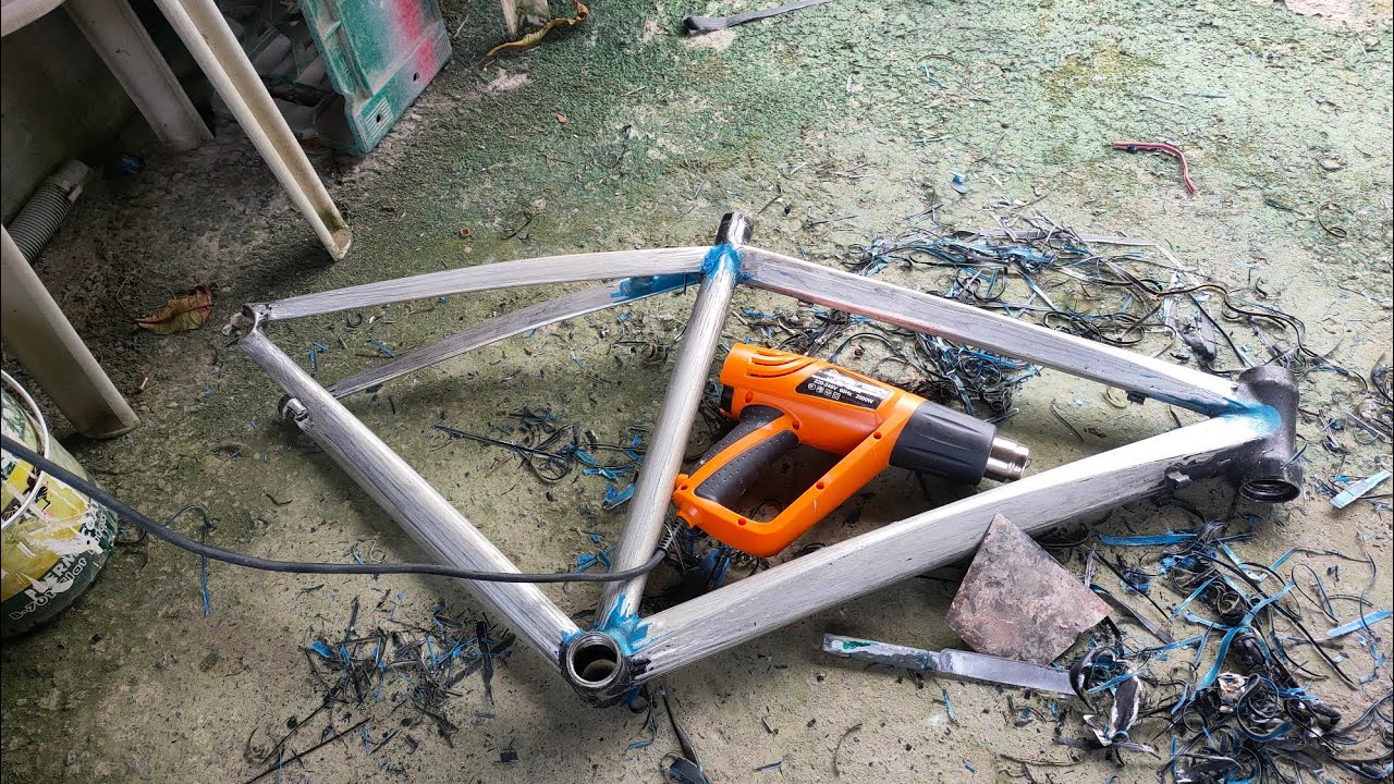 REMOVING PAINT USING HEATGUN.