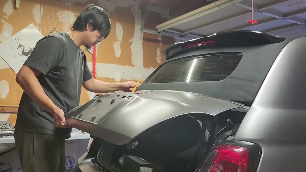 THE EASIEST PANEL WAS NOT SO EASY (Trunk) - New Colour on my Abarth 500 - Part 2