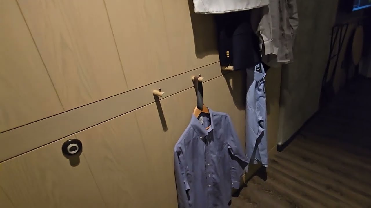 Land's Hotel Room Tours #3: Moxy Boston Downtown