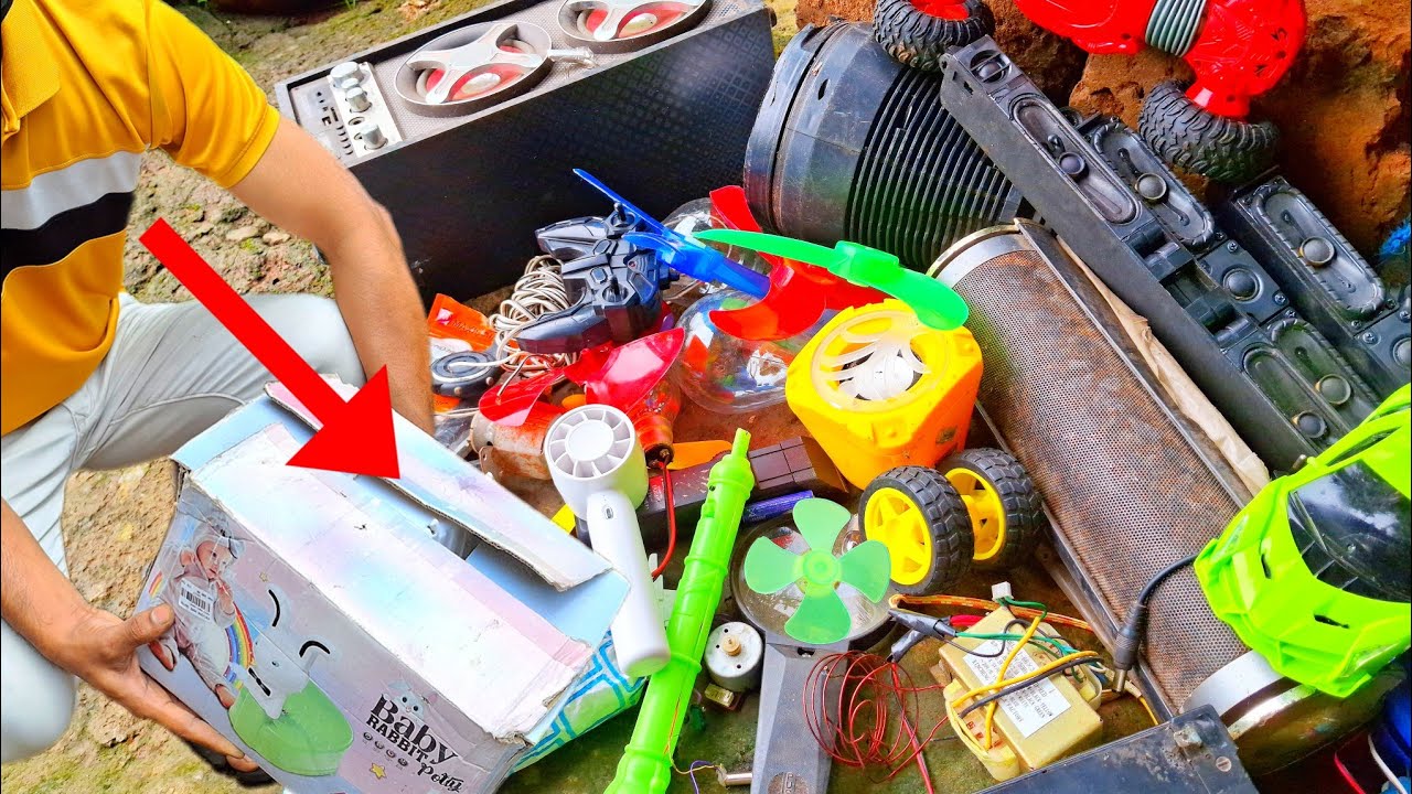 how to make awesome ideas from scrap/ breaking and opening the toys/ bluetooth speaker mini hand fan