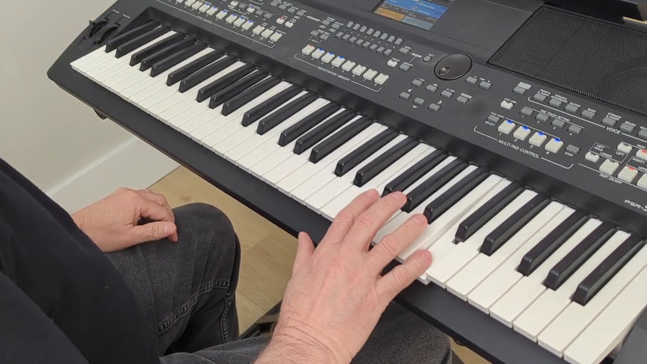 PSR-SX600  Follow You Follow Me - Genesis