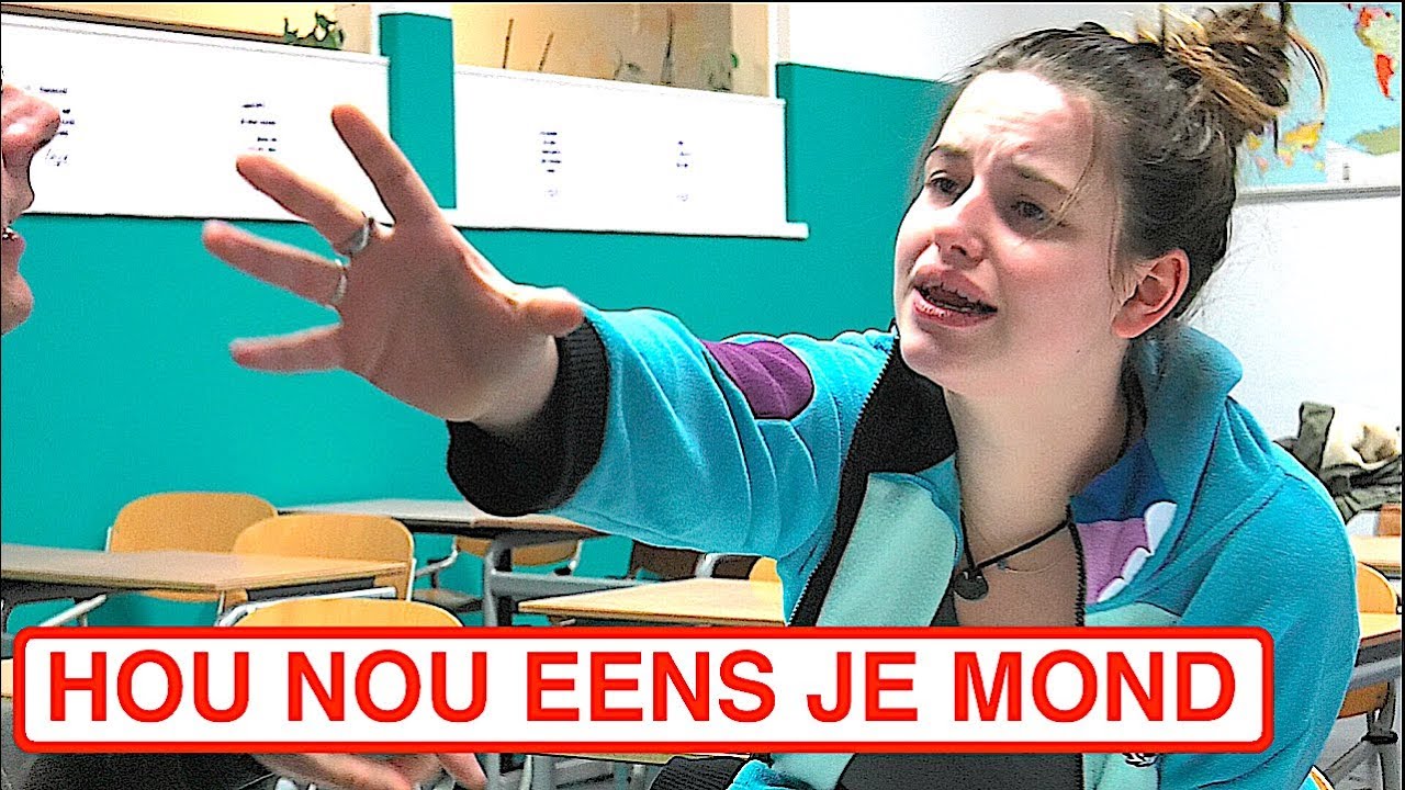 LEERLING GOOIT APPEL NAAR DOCENT