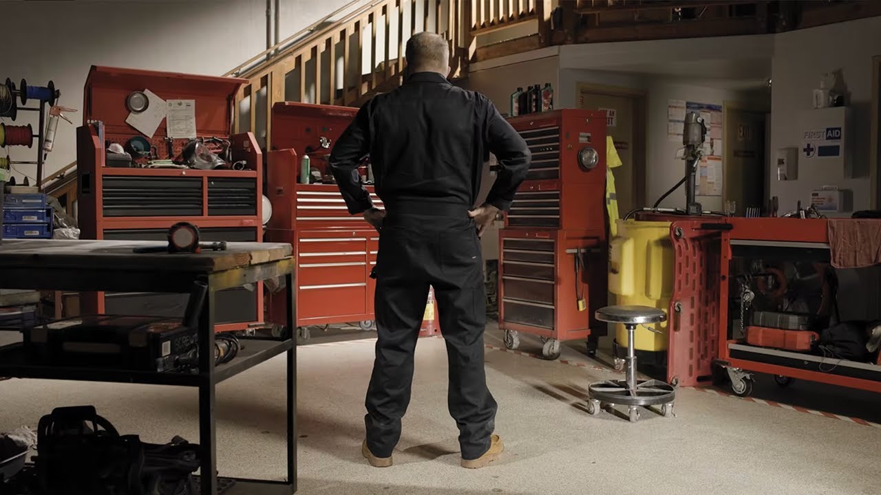 Genie® Electric Lifts Stay on the Jobsite and out of the Shop
