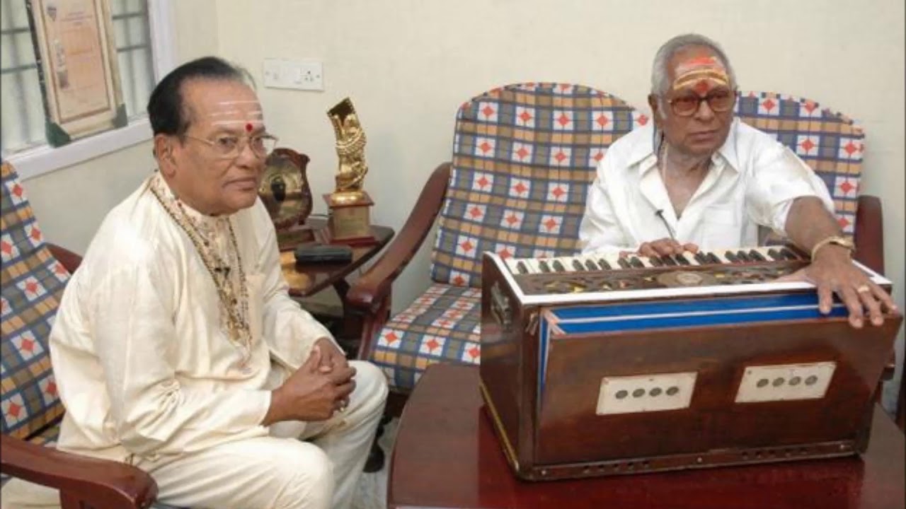 MELLISAI MANNAR MSV TALKS ON MAYAMALAVAGOWLA-KALLELLAM MANIKA KALLAAGUMA