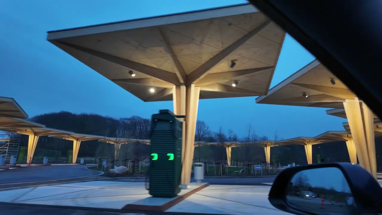 Clever har åbnet KÆMPE ladestation  i Aabenraa