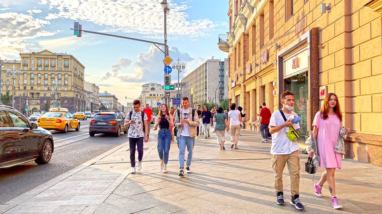 Walking tour - Tverskaya Street -  Moscow 4k, Russia  - HDR