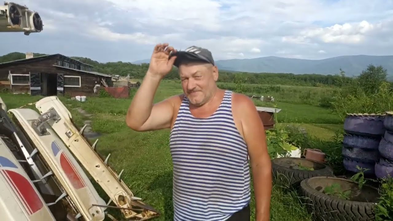 Выгрузка зерна с мини-комбайна