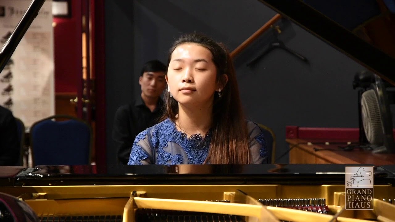 W A Mozart  Sonata in C Major, K 330 Mvt  3, Sophia Li
