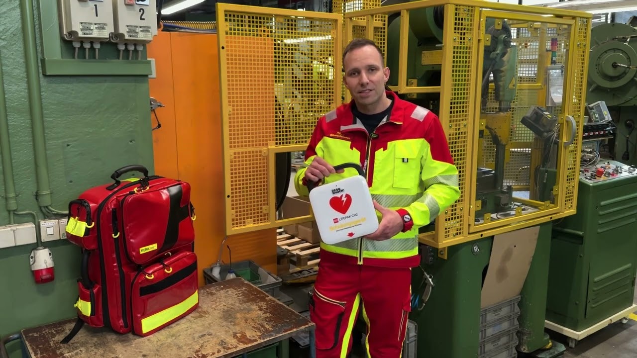 Ein Defibrillator rettet Leben