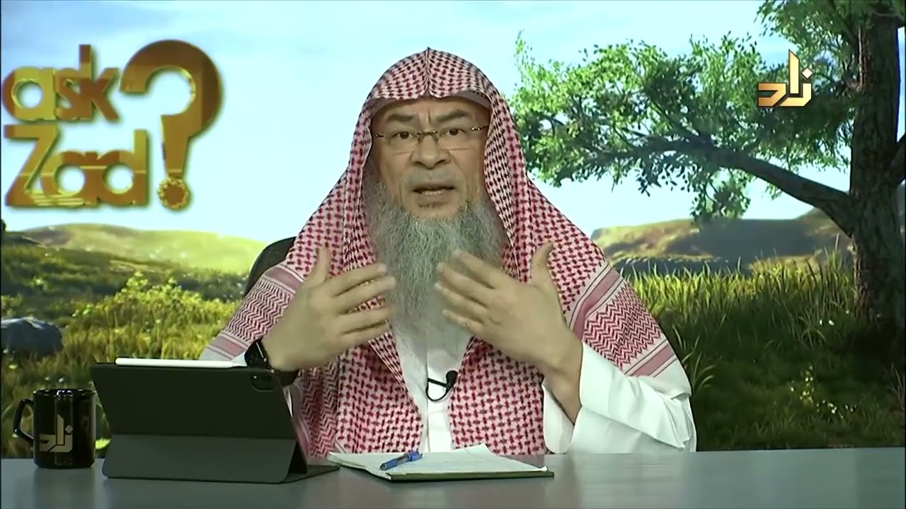 Should a person who is praying alone recite Quran out loud?