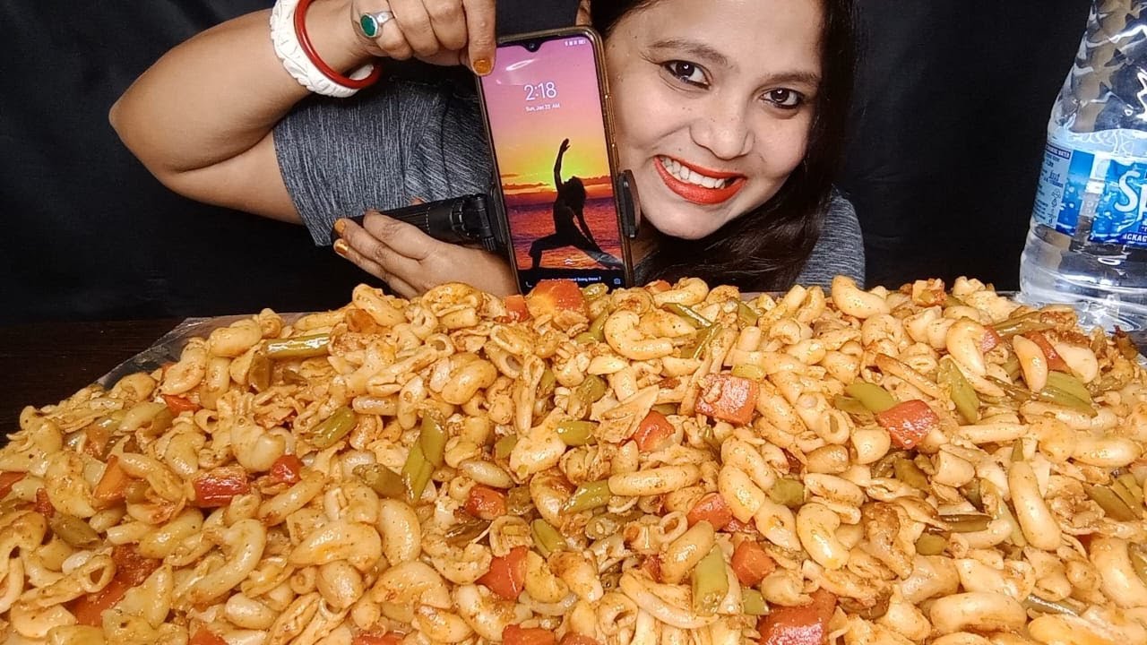ASMR EATING DESI MASALA PASTA, VEGETABLE PASTA | EATING PASTA ASMR | SOMUEATING