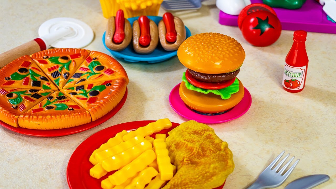 Let's cook! Kitchen playtime for kids!