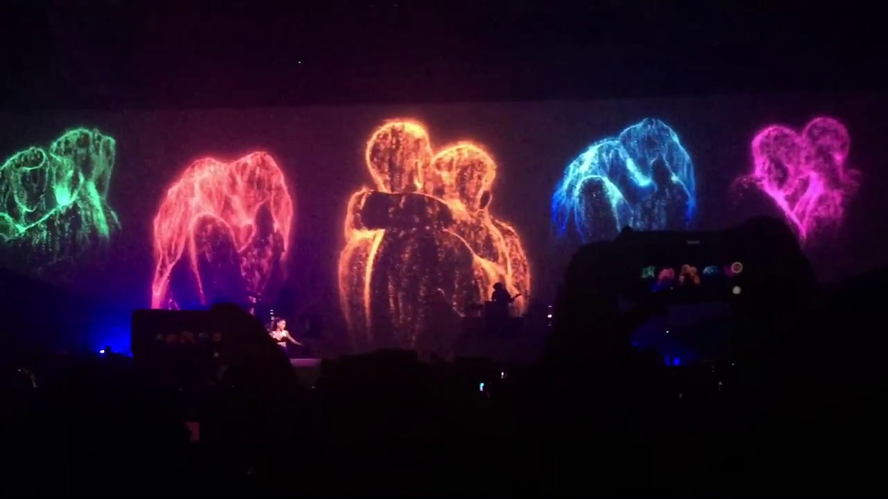 Ariana Grande-Thinking Bout You (Live)