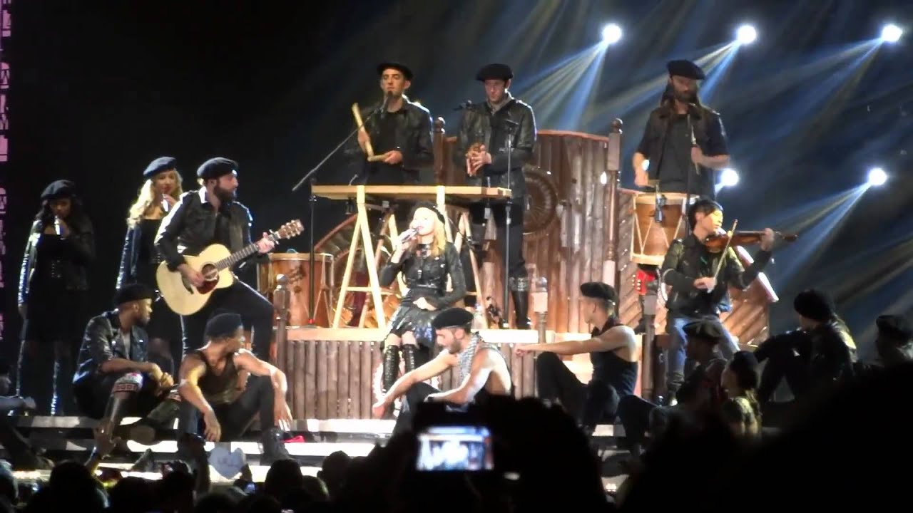 Madonna - 12. Speech / Masterpiece (MDNA Tour - Warsaw)