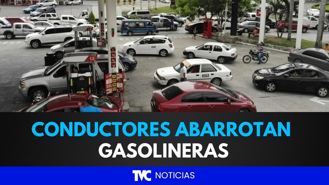 Conductores abarrotan gasolineras ante posible cambio de precios del combustible
