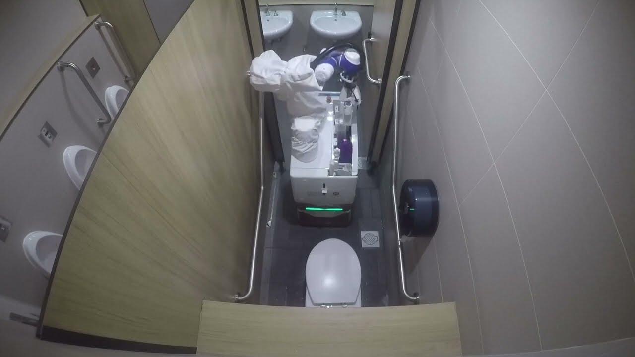 Revolutionizing Cleanliness: Hytron AI Robot in Action at Temasek Polytechnic 🚀🤖