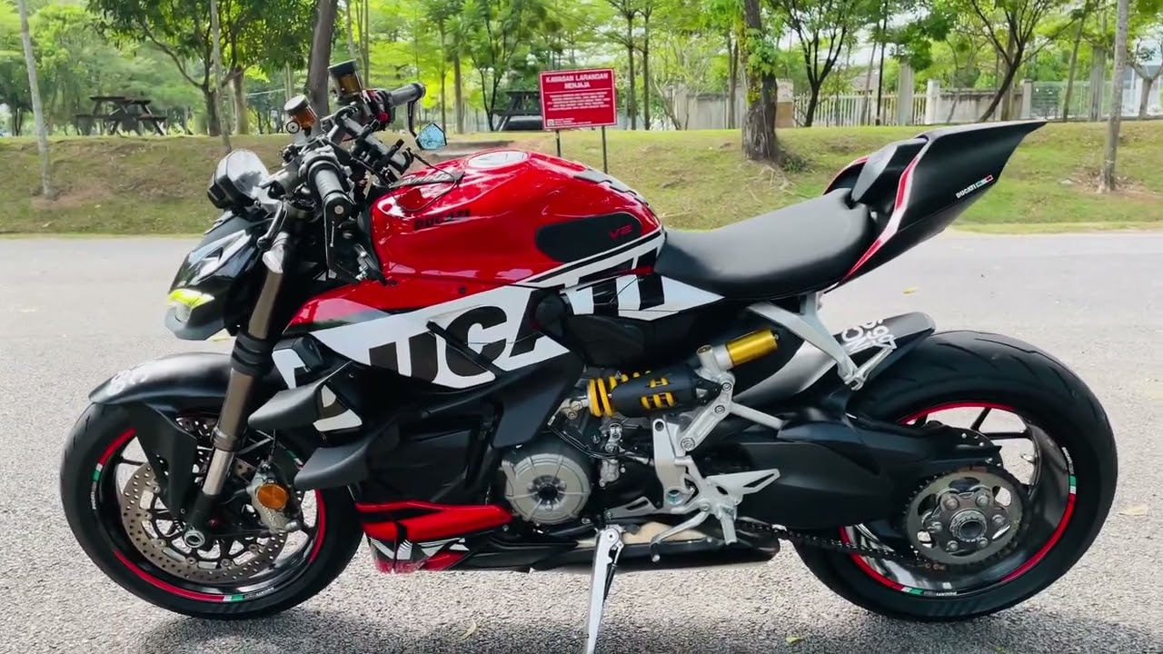 Ducati Streetfighter V2 2023
