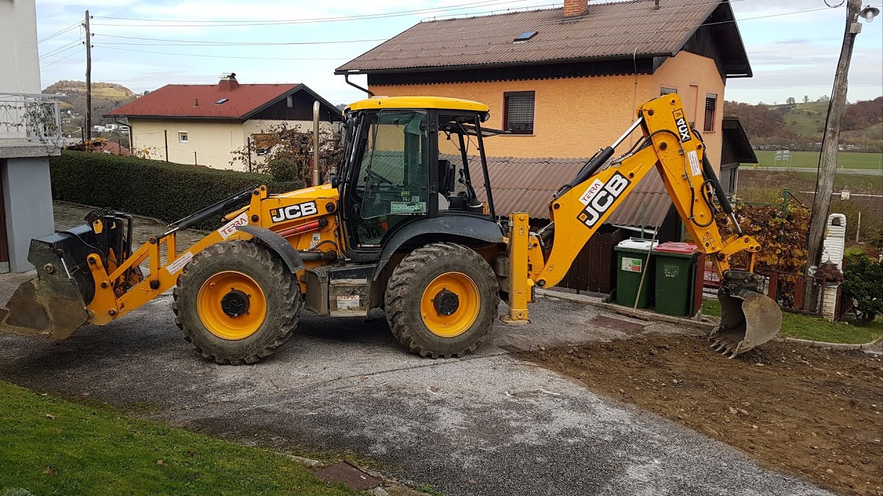 JCB 4CX Backhoe Asphalt Tearing Again!