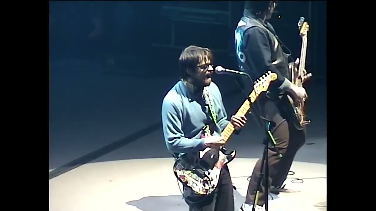 Weezer - Live at Fargodome, Fargo, ND (May 2, 2002)