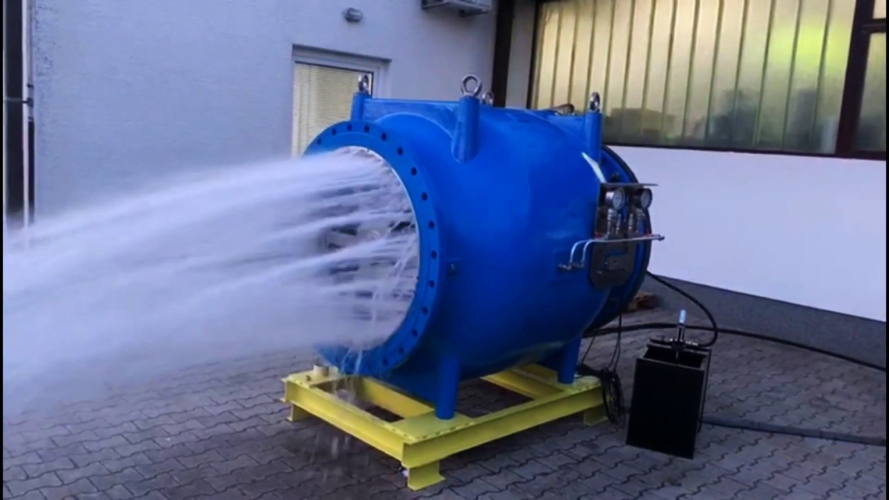 Axial multifunctional flow control valve type HYREVAL DN1000