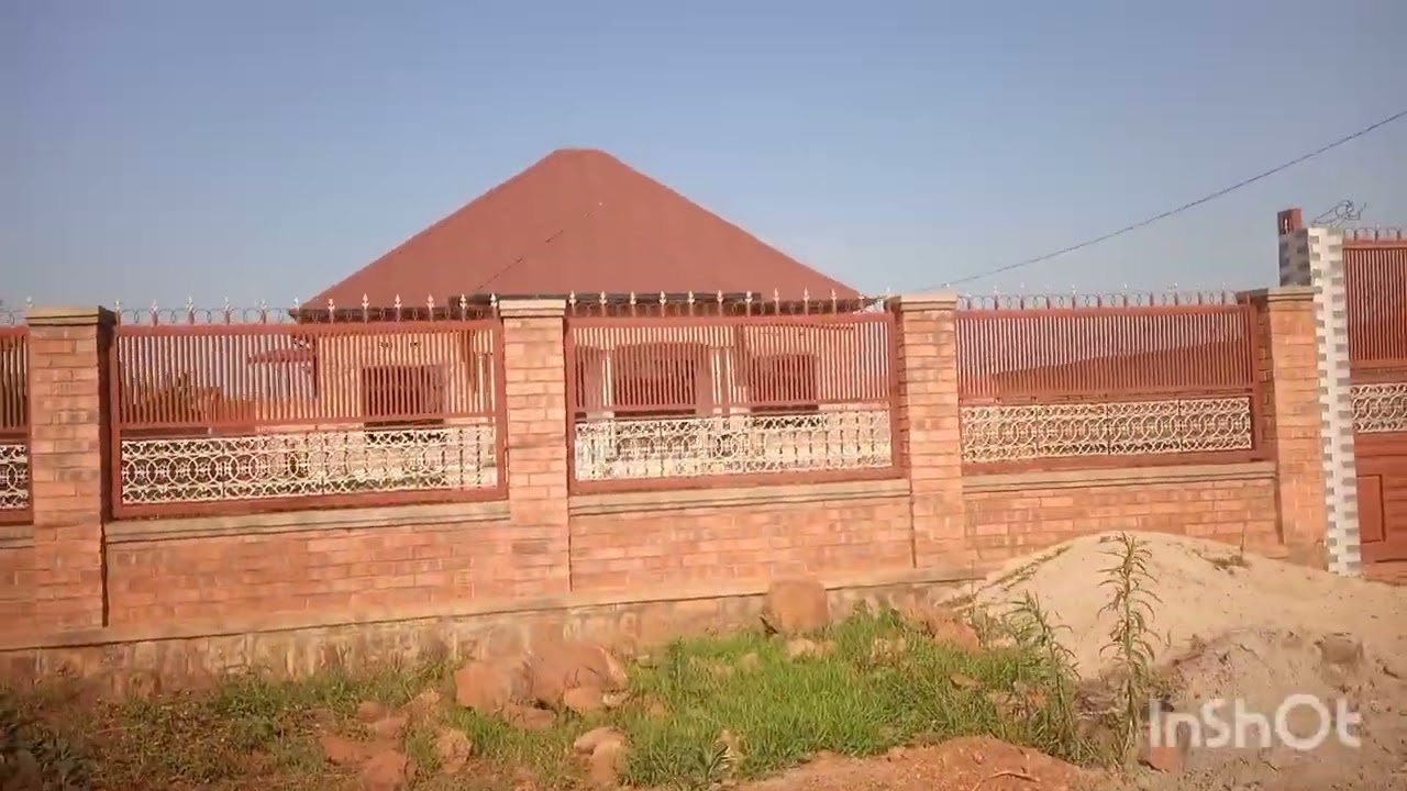 Inzu nziza mubutaka bunini ubuso 11000 0785183587 .0738534115