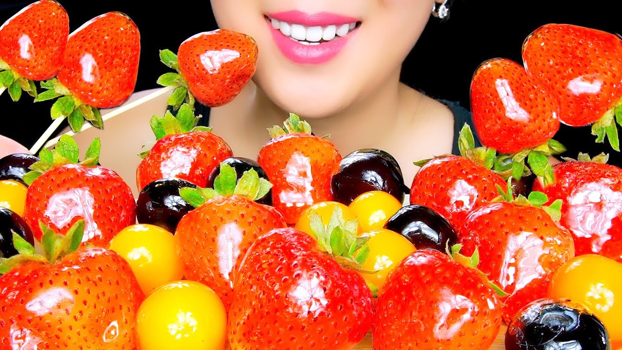 ASMR STRAWBERRY, BLUEBERRIES FRUIT PLATTER | CANDIED FRUIT TANGHULU | ASMR EATING | TracyN ASMR