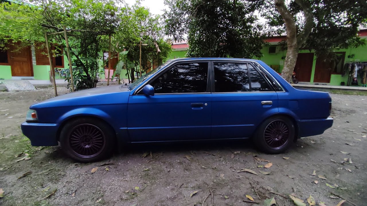 DIJUAL MAZDA 323 THN 1988 MURAH CUKUP 10jt SAJA