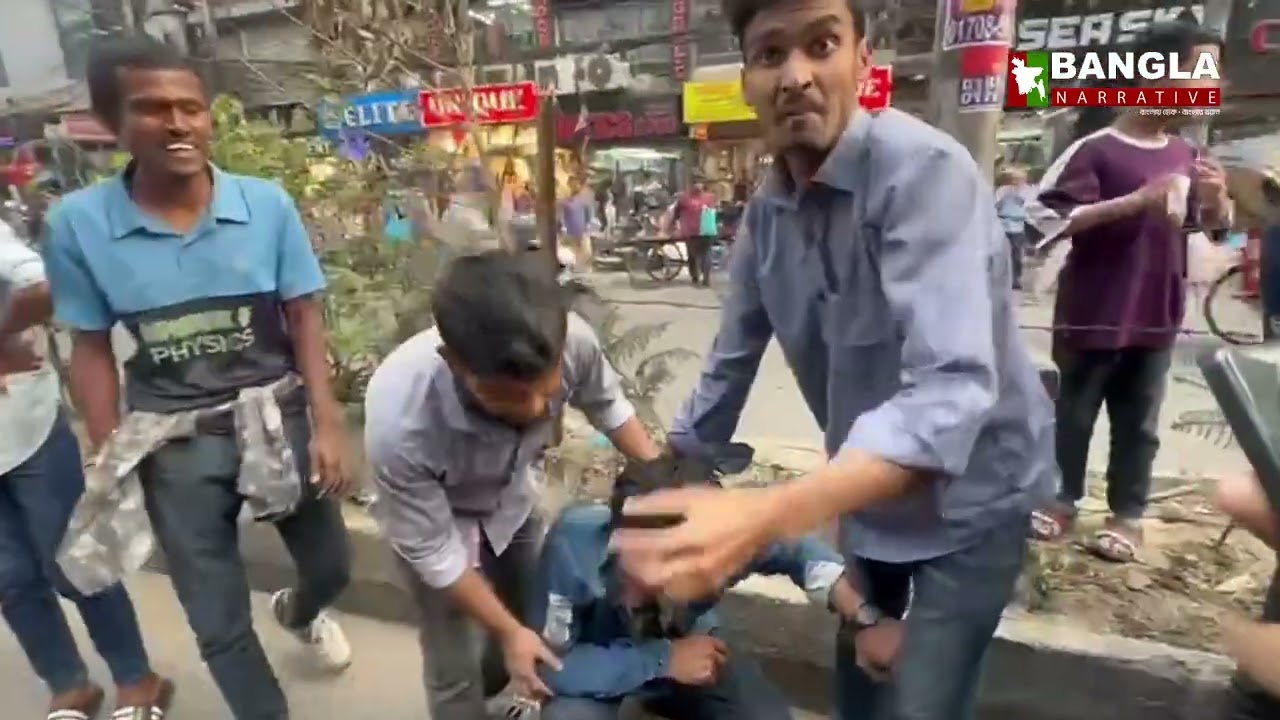 ঢাবির বাস দেখেই ঢাকা কলেজ শিক্ষার্থীদের ধাওয়া | Bangla Narrative