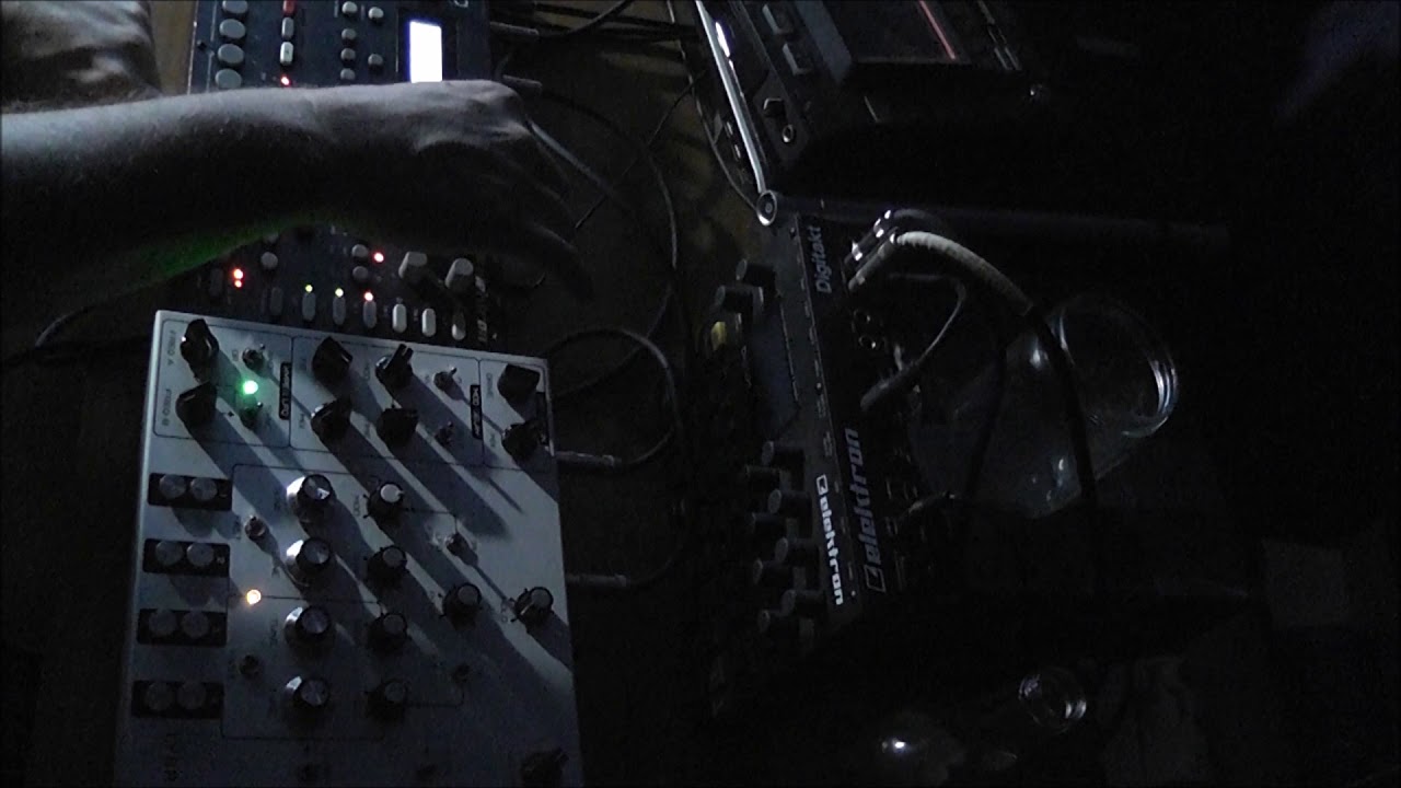A4 vs Lyra 4-  -Coldwave noise experimental