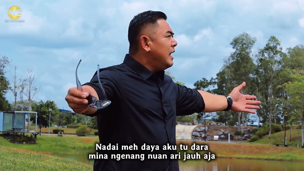 Enda Sengaja Ngelengka Kenuan-Johnny Lim (Official Music Video) 