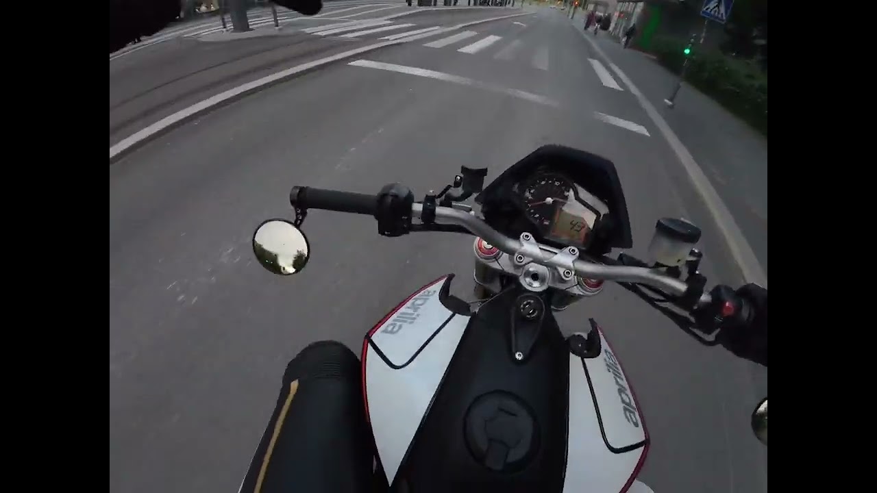 Aprilia dorsoduro 1200