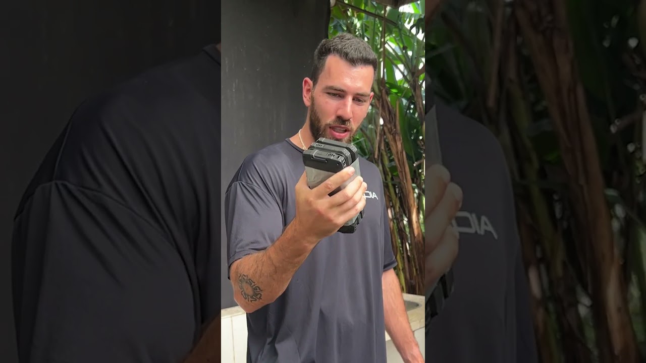 Esses novos celulares indestrut&iacute;veis rec&eacute;m-lan&ccedil;ados s&atilde;o muito SINISTROS! 😱