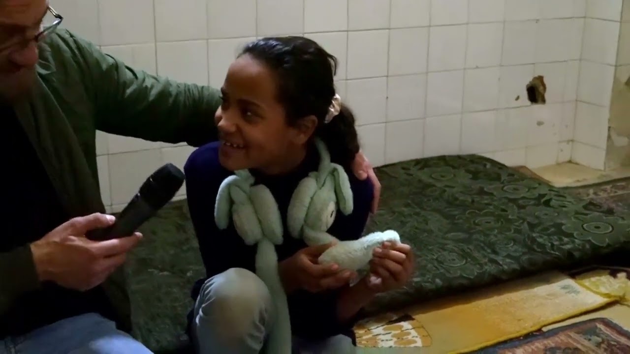 نور الشام رح تصير آنسة حضانة مشان تربي الأجيال ..