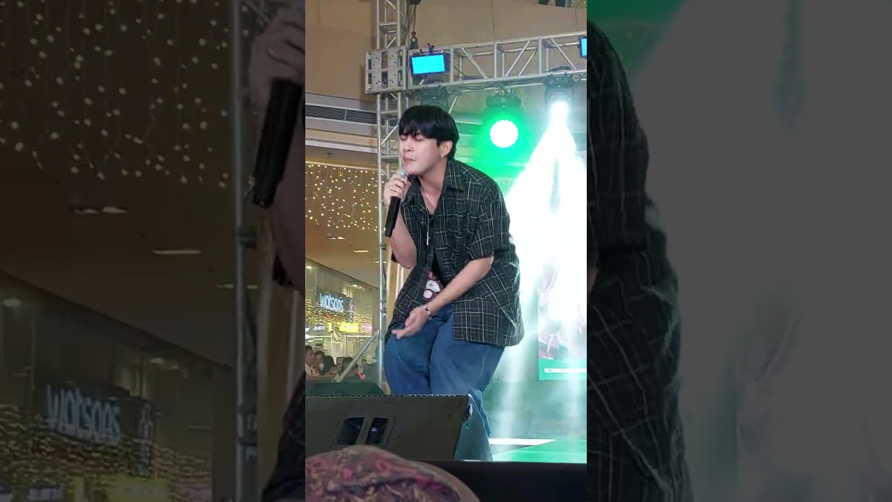 Maki sings 'Bakit' - A Very Good Girl in Taguig