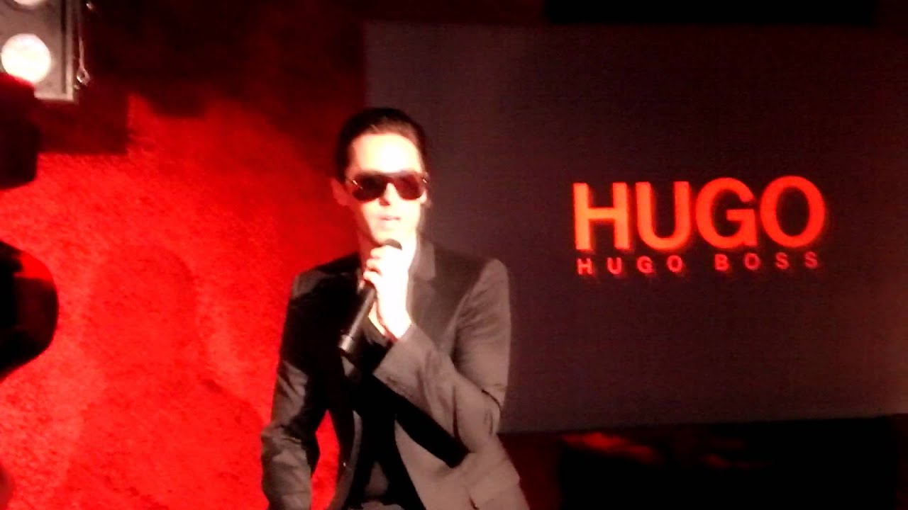 Jared Leto per Hugo Boss: Jared Leto incontra i blogger a Parigi (I)