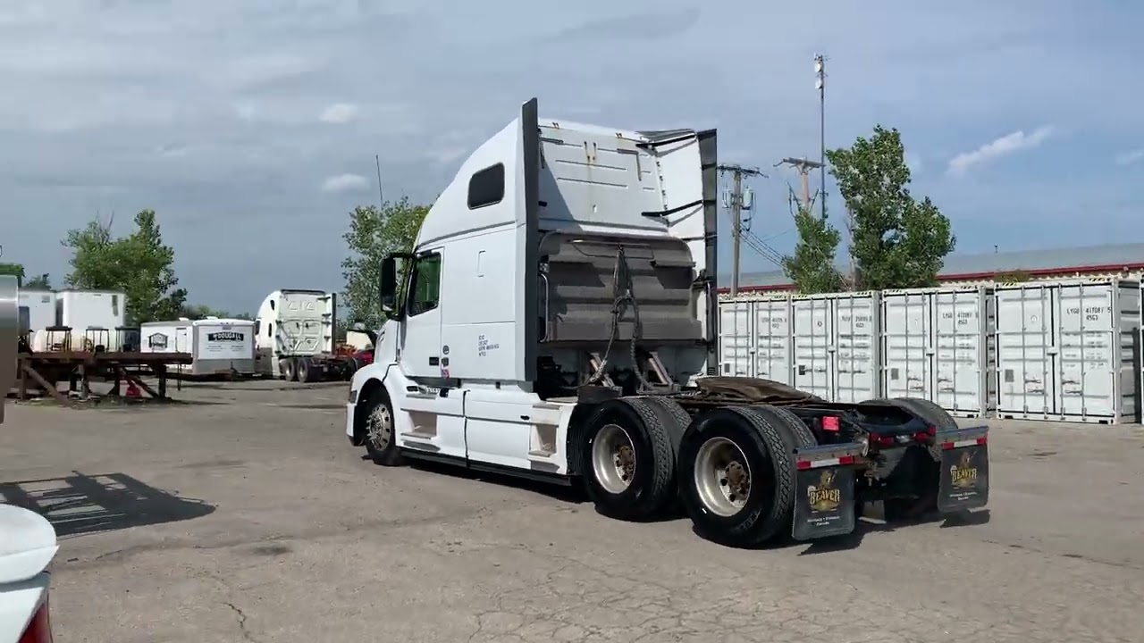 2018 Volvo VNL 670 Semi Truck