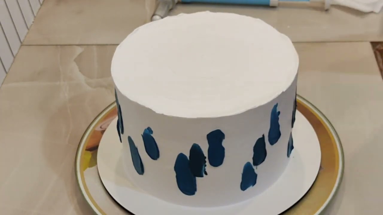 Como espatular um bolo de aniversário