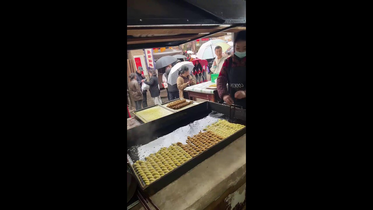 Magical Chinese street food 神奇的中国街头美食  不思議な中国の街グルメ
