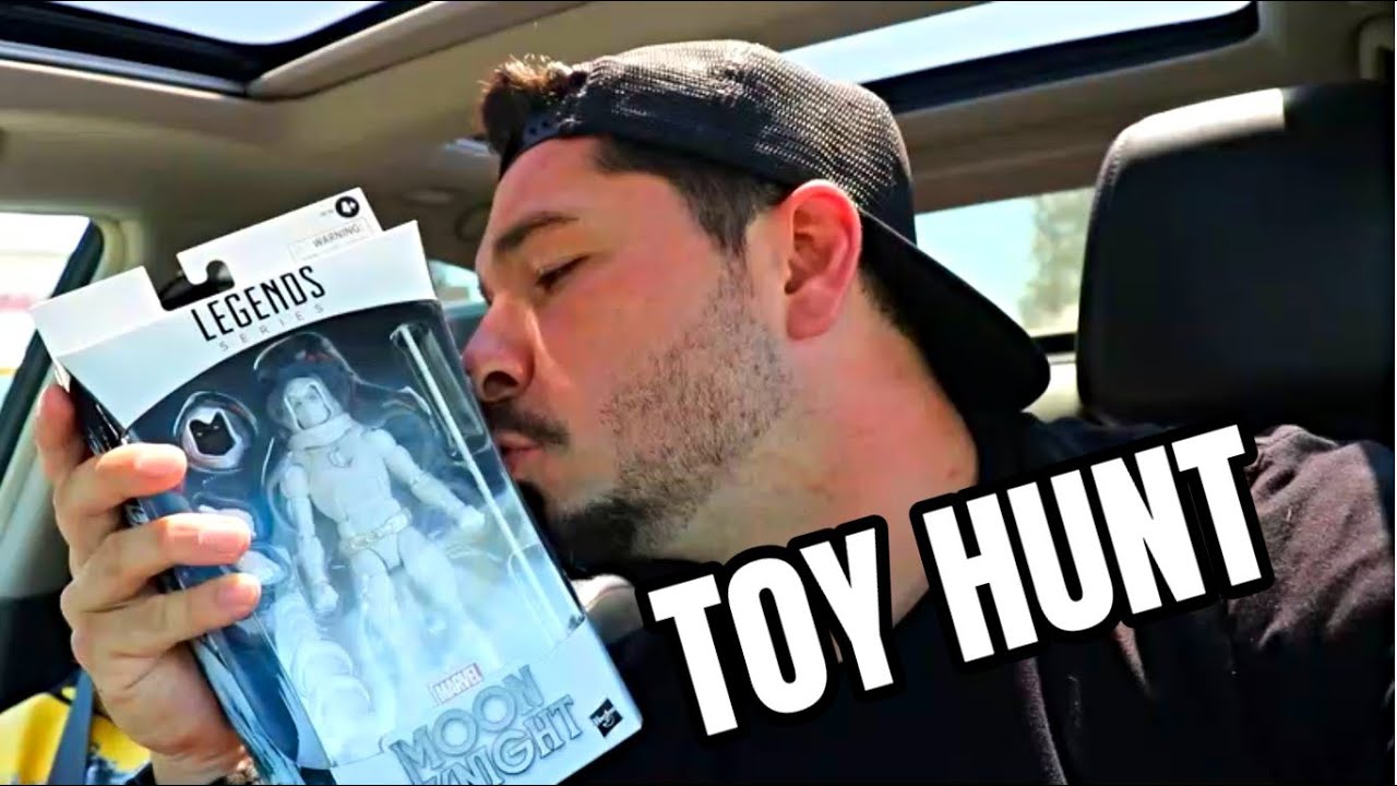 TOY HUNT FOR WALGREENS EXCLUSIVE MARVEL LEGENDS MOONKNIGHT! EPIC TOY HUNT!