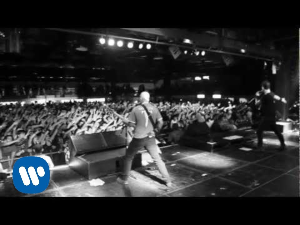 Trivium - Watch The World Burn [OFFICIAL VIDEO]