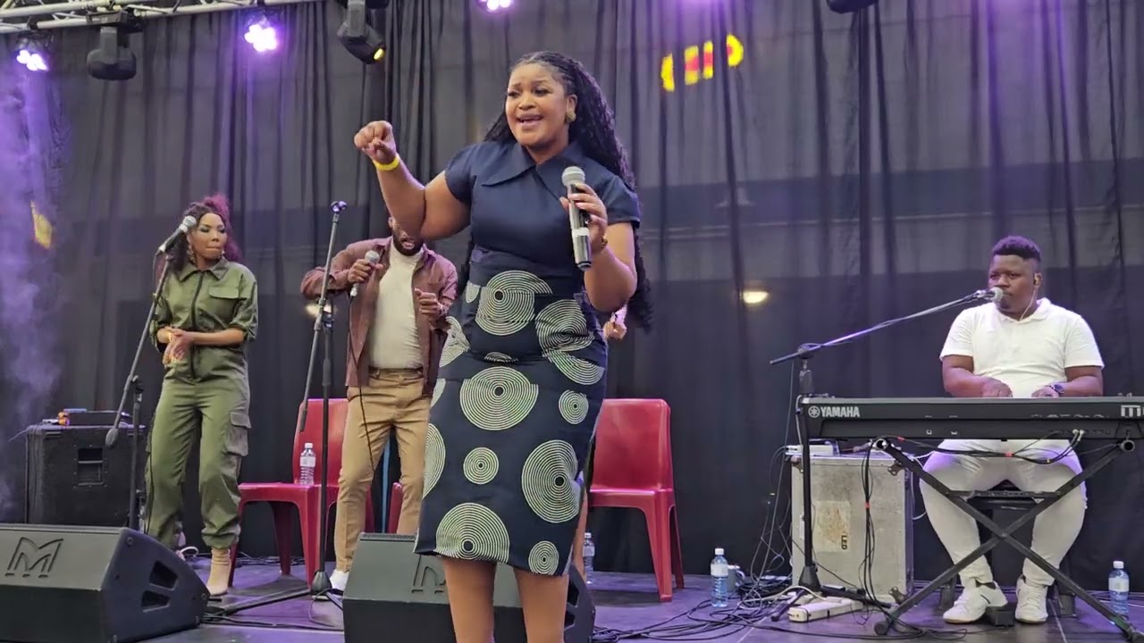 Futhi Mhlongo - Phaphamani Bazalwane, Baka Krestu