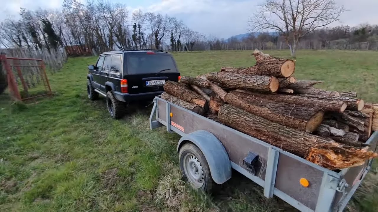 2.5 TD Jeep Cherokee towing a trailer uphill (full of firewood)