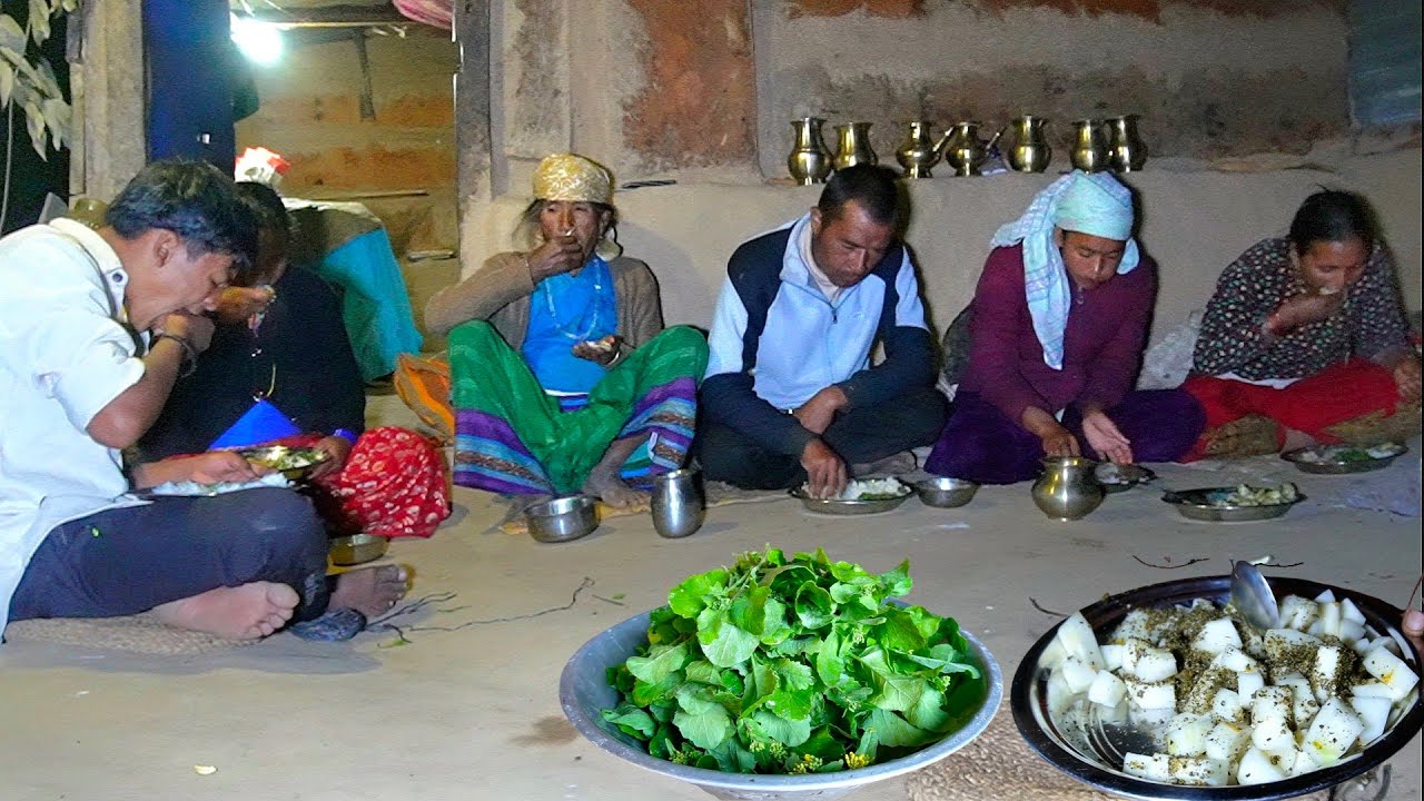 Best Food In Nepali ViLLaGe During Winter Season !!