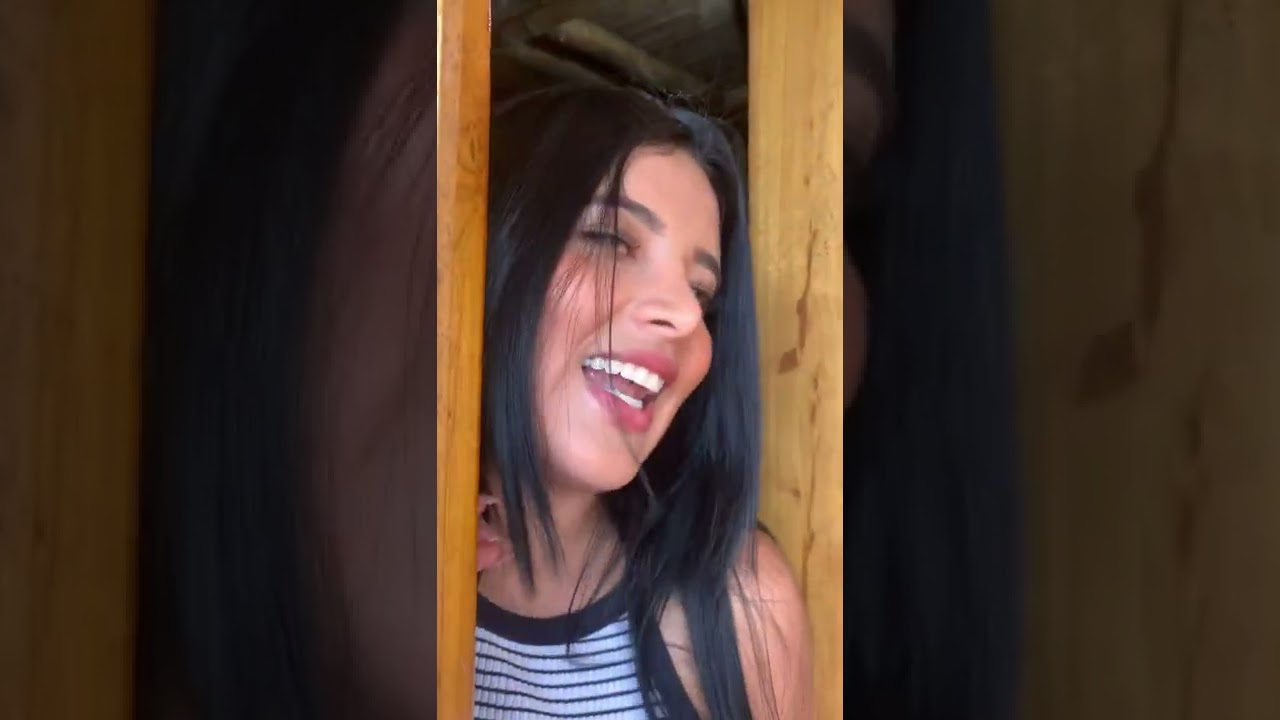 @Alejandra Quiroz  el vecino le dijo que la  amaba