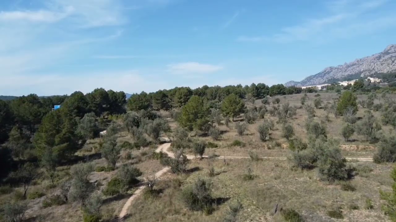 Camins del Montserratí. Veïnal d'Esparreguera a Collbató a vista de dron.