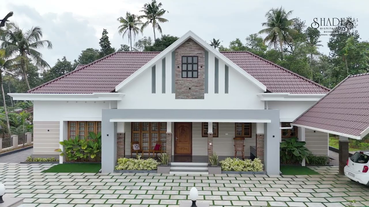 Single storey 3000 sft cute 🥰 family home 🏠 by Shades Architectural Associates