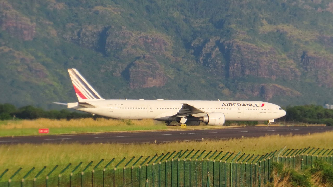 Départ de la Réunion ,Boeing 777-300 Air France ,F-GSQU