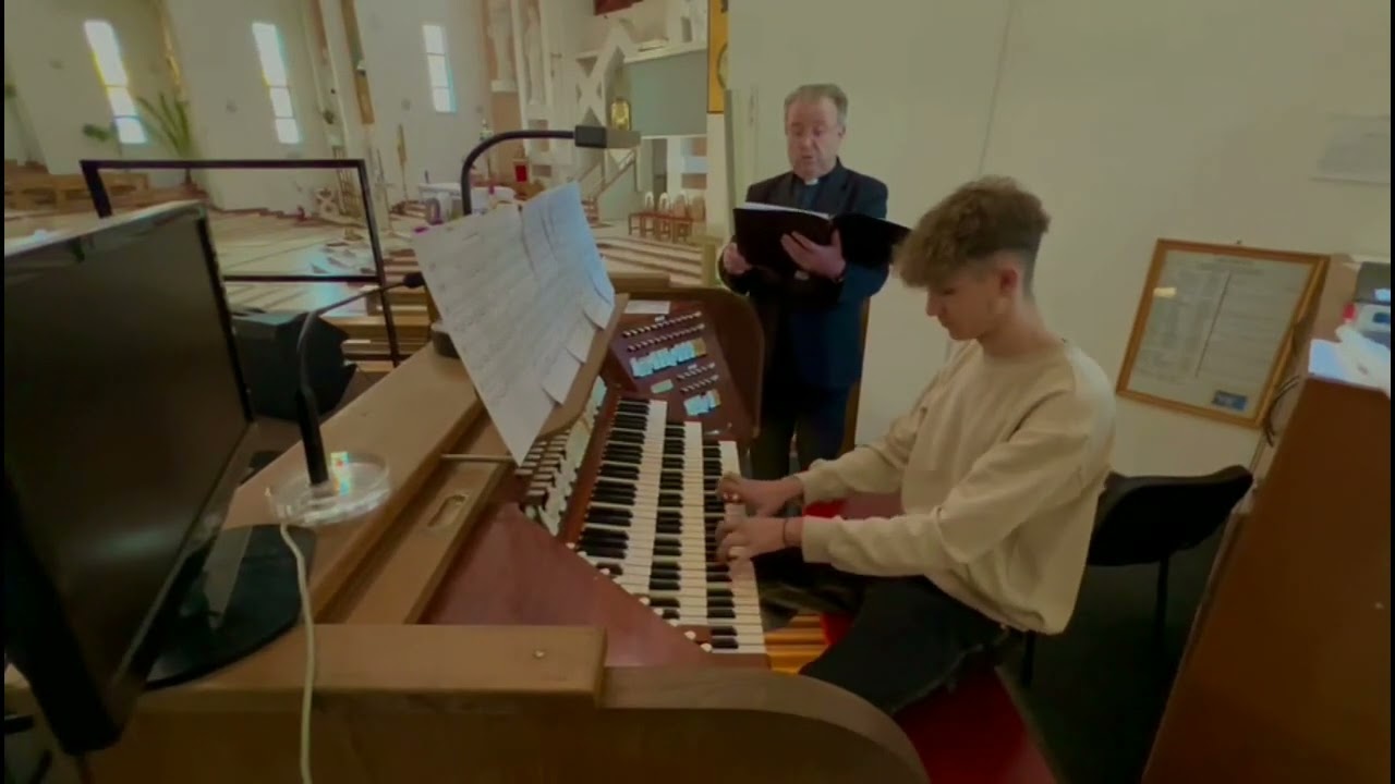 Pr Eugen Budău interpretează HALLELUJAH de L Cohen