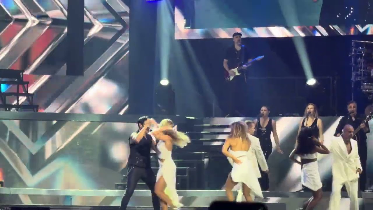 Bailando bachata - Chayanne en Barcelona 2025 
