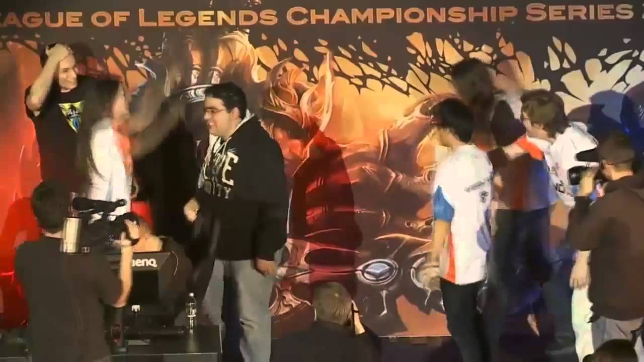 Shushei does a Gragas Body slam Dragon Chested Hosan